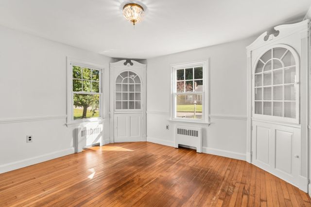 5 Lowell Ave, Holden, MA 01520
