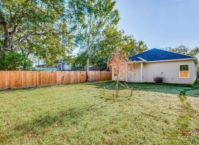 2434 Easley Street, Dallas, TX 75215
