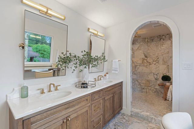 814 Azalea Street, Houston, TX 77018