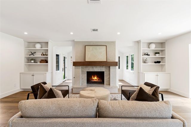 814 Azalea Street, Houston, TX 77018