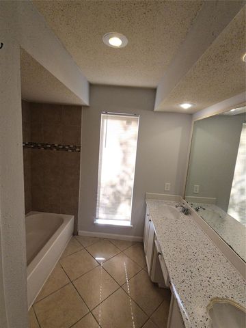 11231 Glenforest, Montgomery, TX 77356