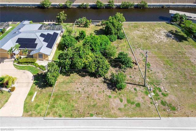 2411 Everest PKWY, Cape Coral, FL 33904