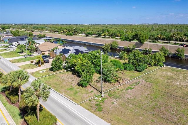 2411 Everest PKWY, Cape Coral, FL 33904