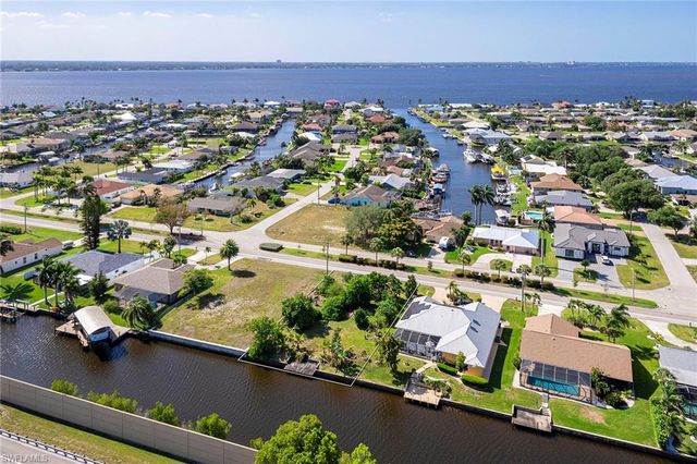 2411 Everest PKWY, Cape Coral, FL 33904