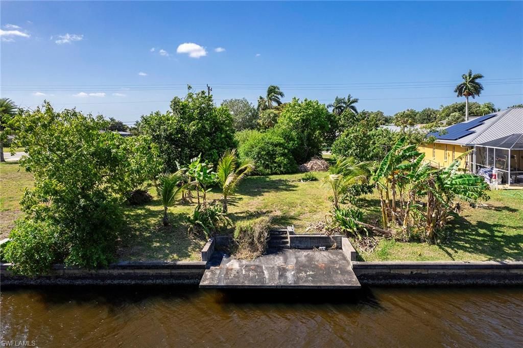 Image 11 of property listing at 2411 Everest PKWY, Cape Coral, FL 33904