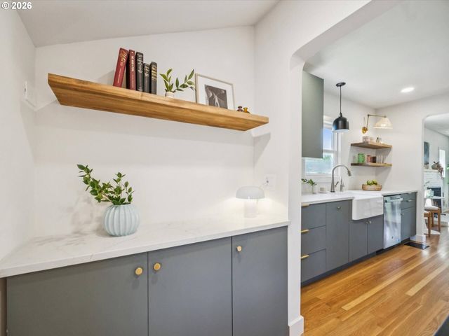 6404 N DETROIT Ave, Portland, OR 97217