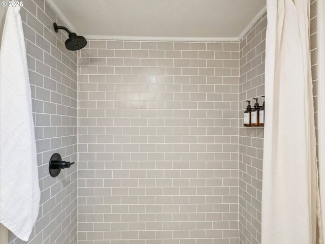 6404 N DETROIT Ave, Portland, OR 97217