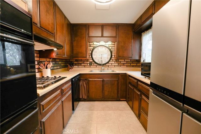1935 9th, La Verne, CA 91750