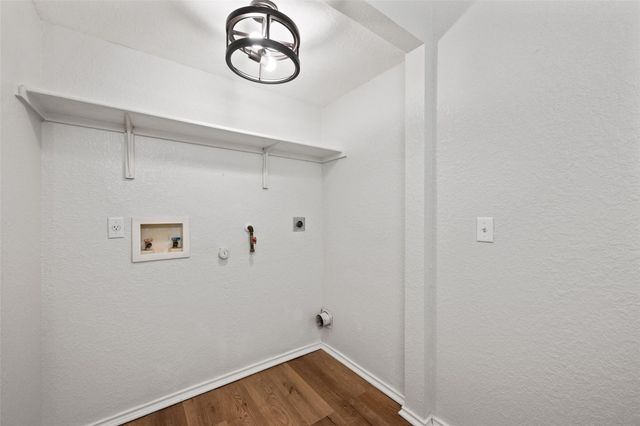 4529 Best WAY, Austin, TX 78725