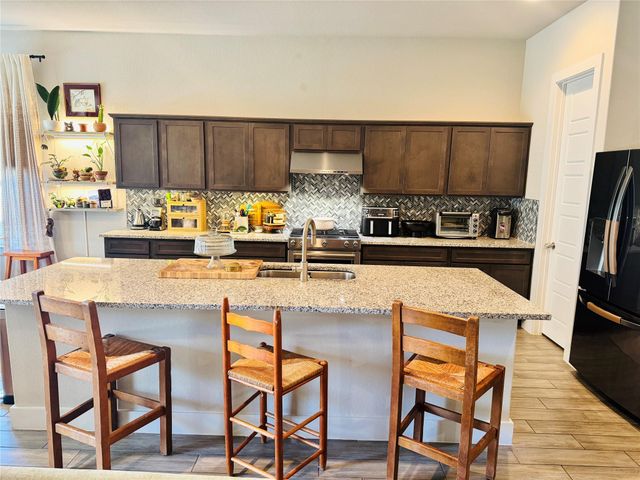 10900 American Mustang LOOP, Manor, TX 78653