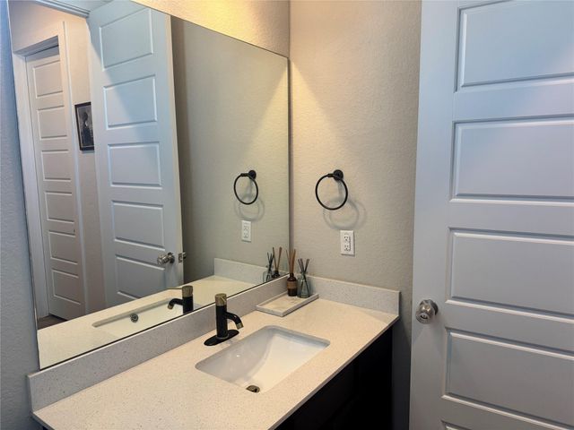 10900 American Mustang LOOP, Manor, TX 78653