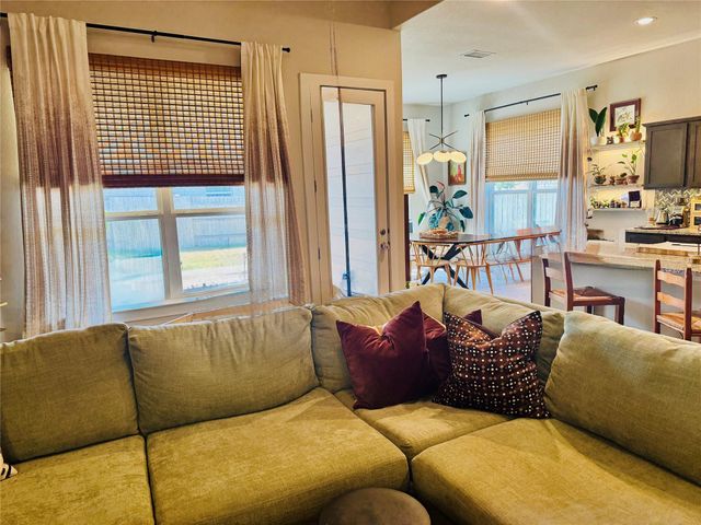 10900 American Mustang LOOP, Manor, TX 78653