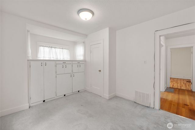 2814 Pioneer Way E, Tacoma, WA 98404