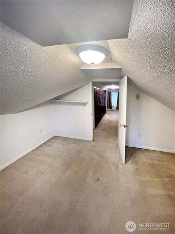 2814 Pioneer Way E, Tacoma, WA 98404