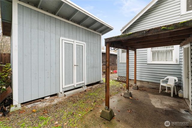 2814 Pioneer Way E, Tacoma, WA 98404