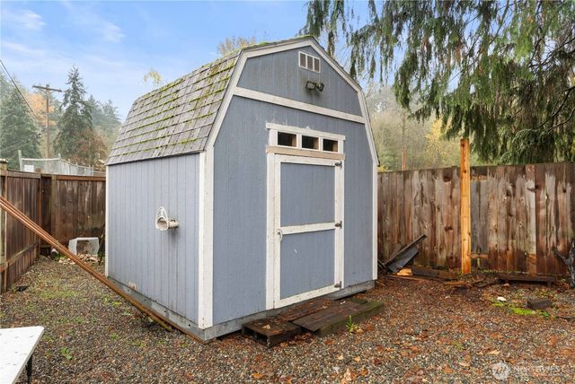 2814 Pioneer Way E, Tacoma, WA 98404