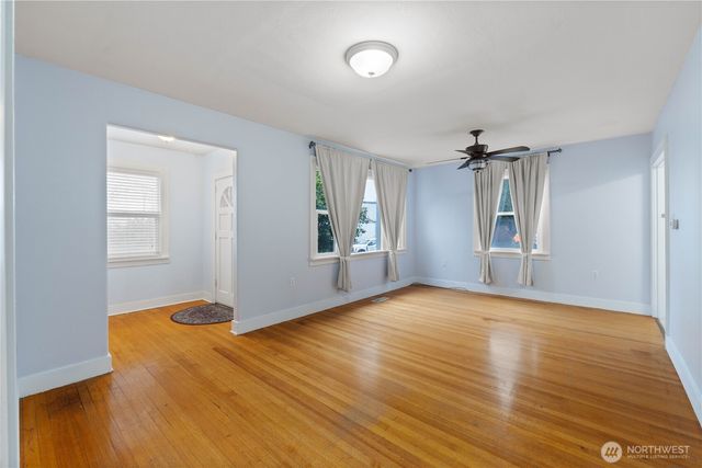 2814 Pioneer Way E, Tacoma, WA 98404