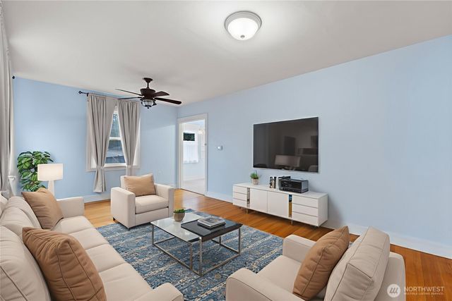 2814 Pioneer Way E, Tacoma, WA 98404