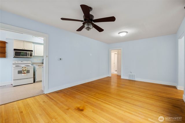 2814 Pioneer Way E, Tacoma, WA 98404