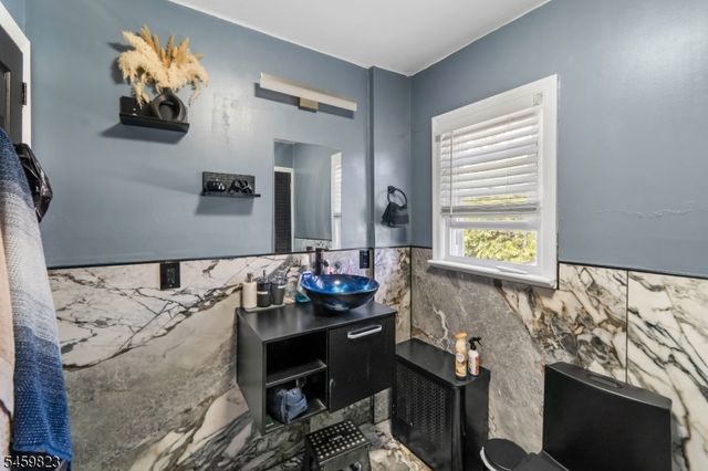 149 E Clay Ave, Roselle Park Boro, NJ 07204