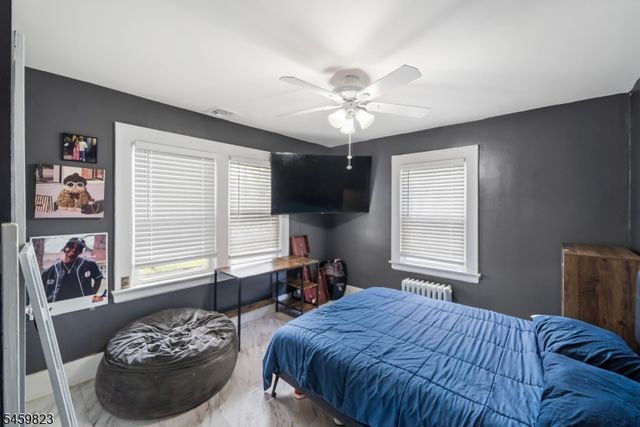 149 E Clay Ave, Roselle Park Boro, NJ 07204