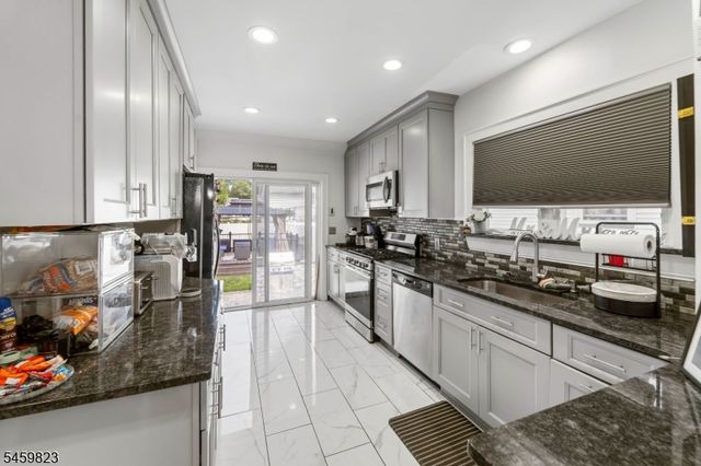 149 E Clay Ave, Roselle Park Boro, NJ 07204