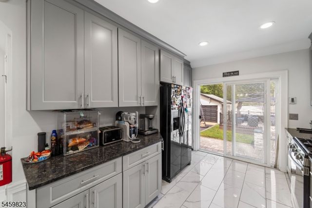 149 E Clay Ave, Roselle Park Boro, NJ 07204