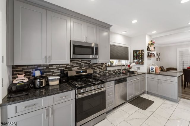 149 E Clay Ave, Roselle Park Boro, NJ 07204