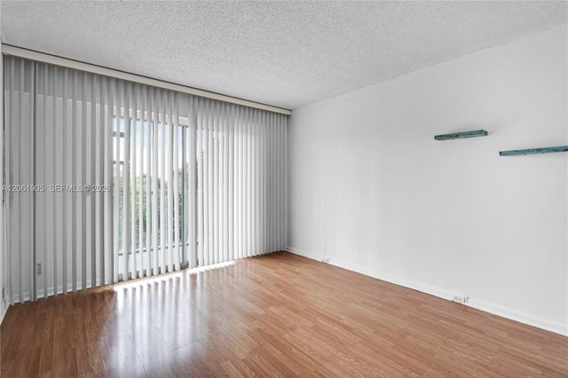 300 SW 134th Way 413E, Pembroke Pines, FL 33027
