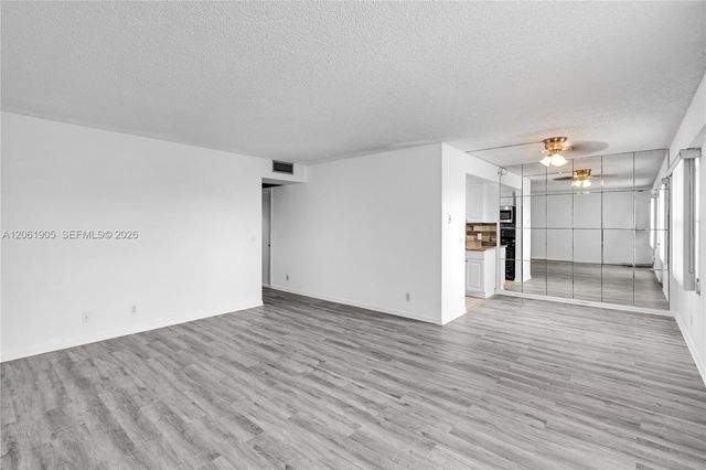 300 SW 134th Way 413E, Pembroke Pines, FL 33027