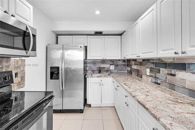 300 SW 134th Way 413E, Pembroke Pines, FL 33027