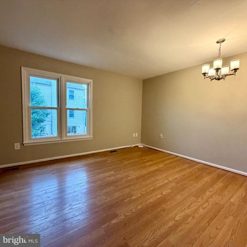 1003 MARSDEN CT, Sterling, VA 20164