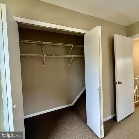 1003 MARSDEN CT, Sterling, VA 20164