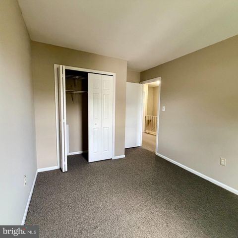 1003 MARSDEN CT, Sterling, VA 20164