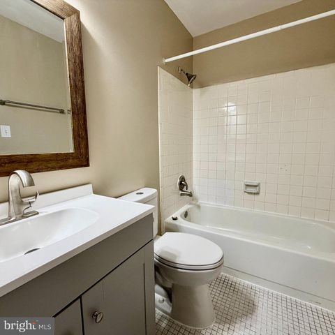 1003 MARSDEN CT, Sterling, VA 20164