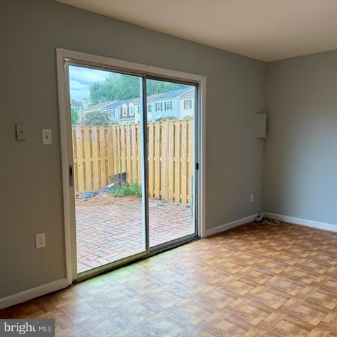 1003 MARSDEN CT, Sterling, VA 20164