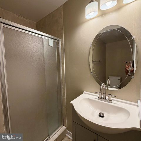1003 MARSDEN CT, Sterling, VA 20164