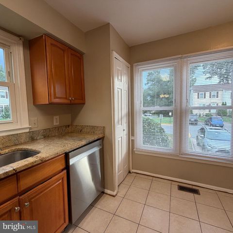 1003 MARSDEN CT, Sterling, VA 20164