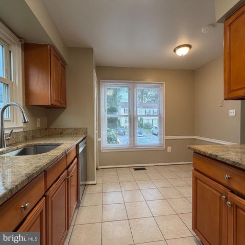 1003 MARSDEN CT, Sterling, VA 20164