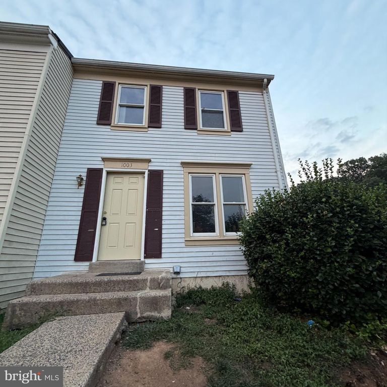 1003 MARSDEN CT, Sterling, VA 20164