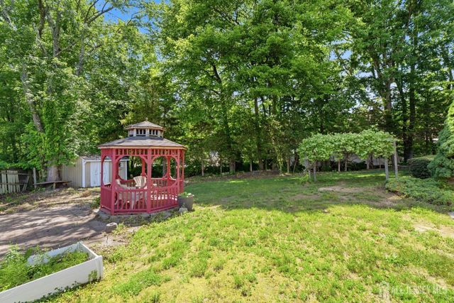 37 Christopher Court, Old Bridge, NJ 08857