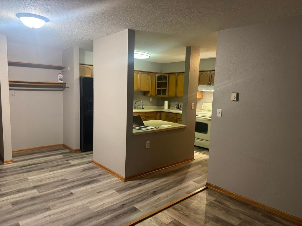221 Grand Avenue W 306, South Saint Paul, MN 55075 — exterior