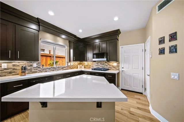 28655 Placerview Trail, Saugus, CA 91390