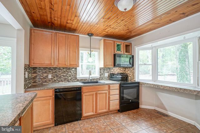 100 KENDRICK AVE, Sicklerville, NJ 08081