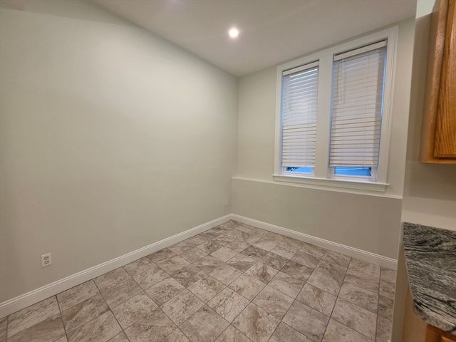 33 Randolph St 17, Abington, MA 02351