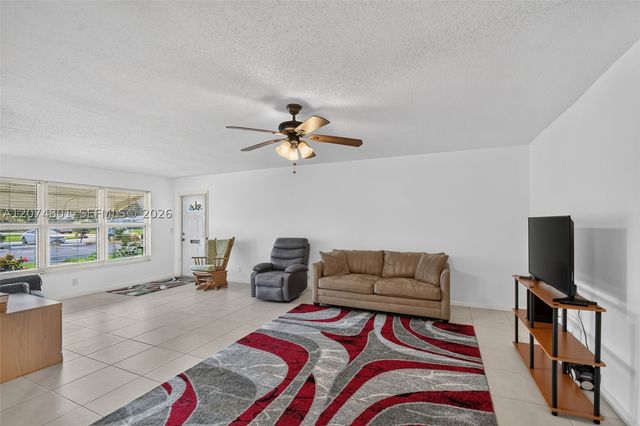 867 North Dr B, Delray Beach, FL 33445