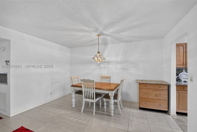 867 North Dr B, Delray Beach, FL 33445