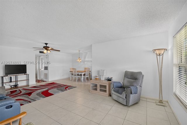 867 North Dr B, Delray Beach, FL 33445