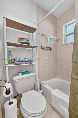 867 North Dr B, Delray Beach, FL 33445
