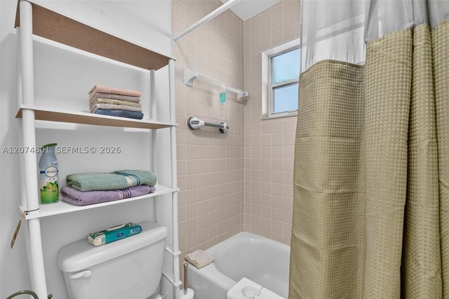 867 North Dr B, Delray Beach, FL 33445